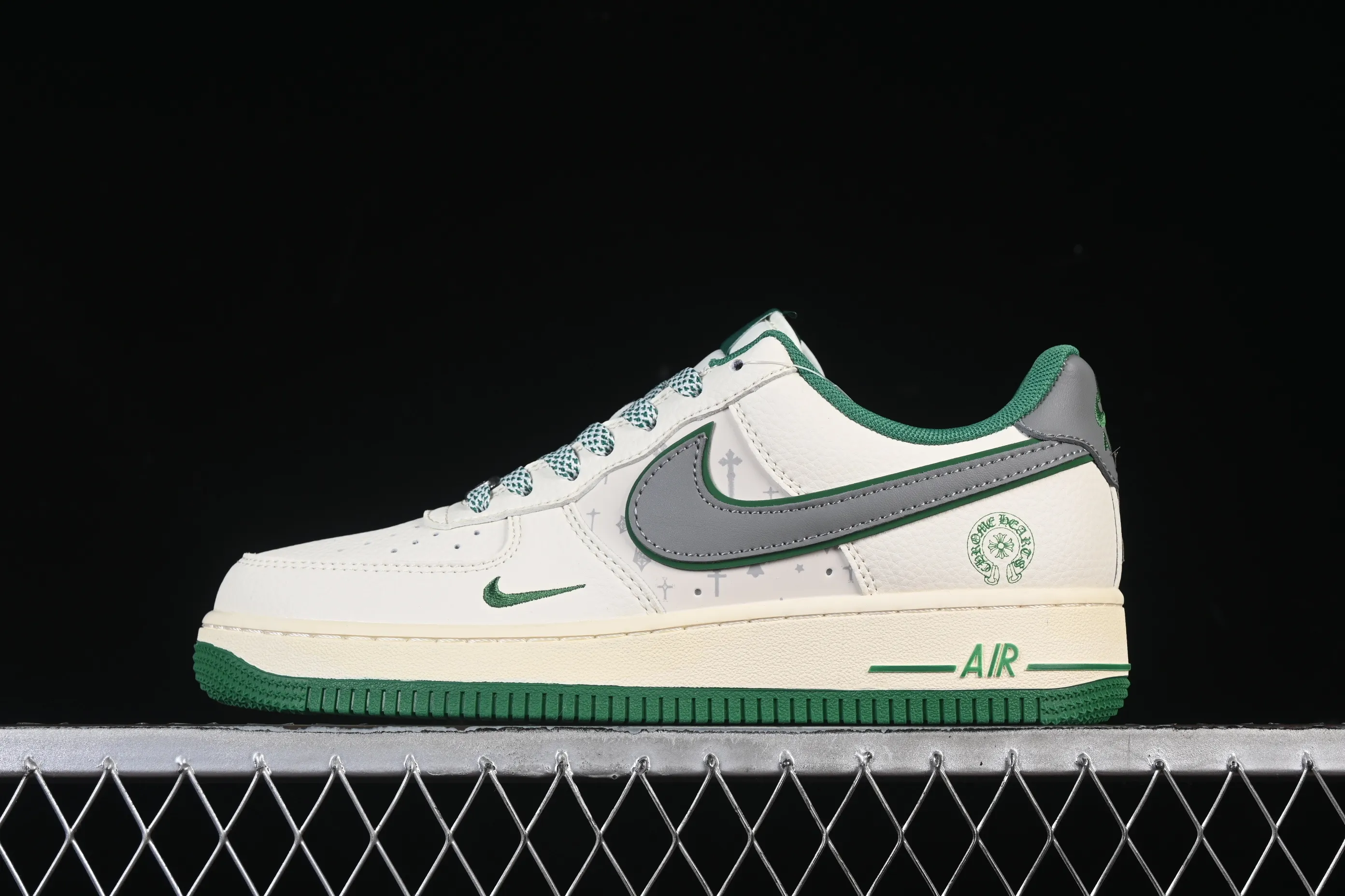 All categories Nk Air Force 1 Air Force series Nk Air Force 1 Low Air Force low top Nike Air Force 1'07 Low Crow Heart joint beige silver Air Force 1 low top casual sneakers QW5606-260